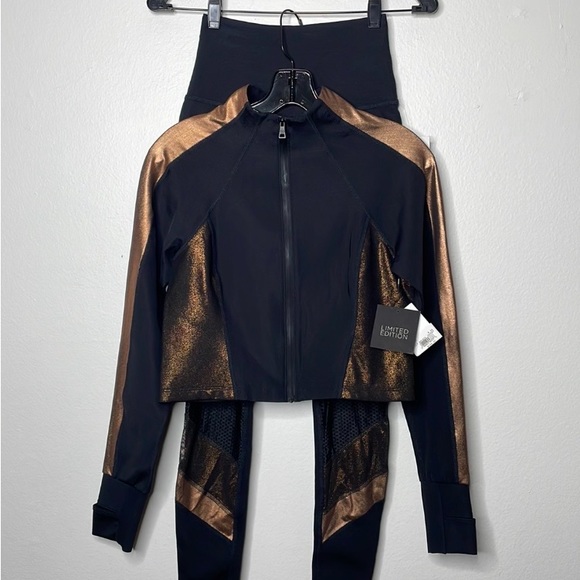 Beyond yoga matching set - Picture 7 of 15